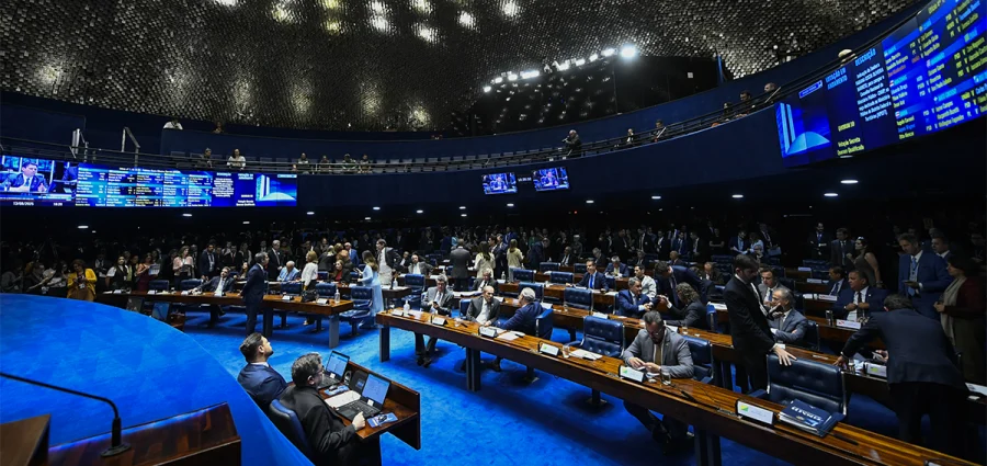 Plenário do Senado analisa regulamentação da reforma tributária nesta terça