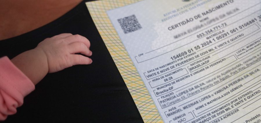 Censo 2022: 99,3% das crianças com até 5 anos têm registro de nascimento em cartório