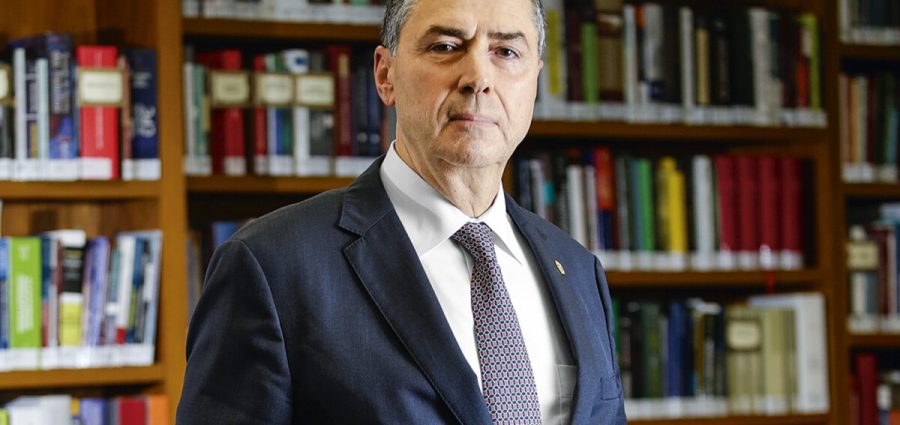 Ministro Luís Roberto Barroso abre o XXIV Congresso da ANOREG/BR com Aula Magna