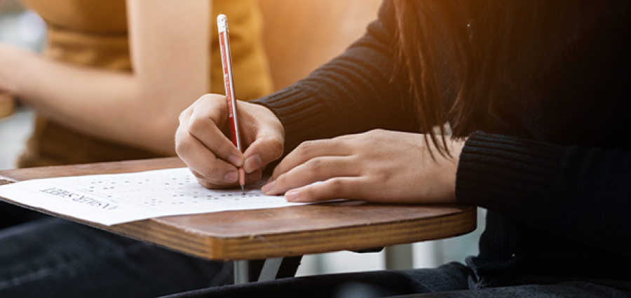 Concursos: projeto prevê que dupla graduação tenha peso em prova de títulos