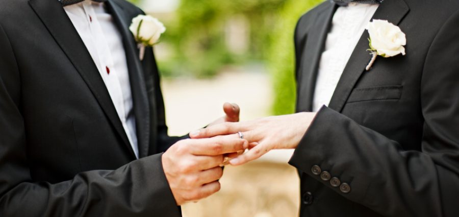 Casamento gay bate recorde no país em 2023 e atinge 11,2 mil celebrações, diz IBGE