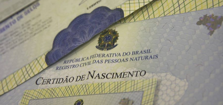 Metrópoles: Quase 50 mil brasileiros lutam na Justiça para ter o pai na certidão