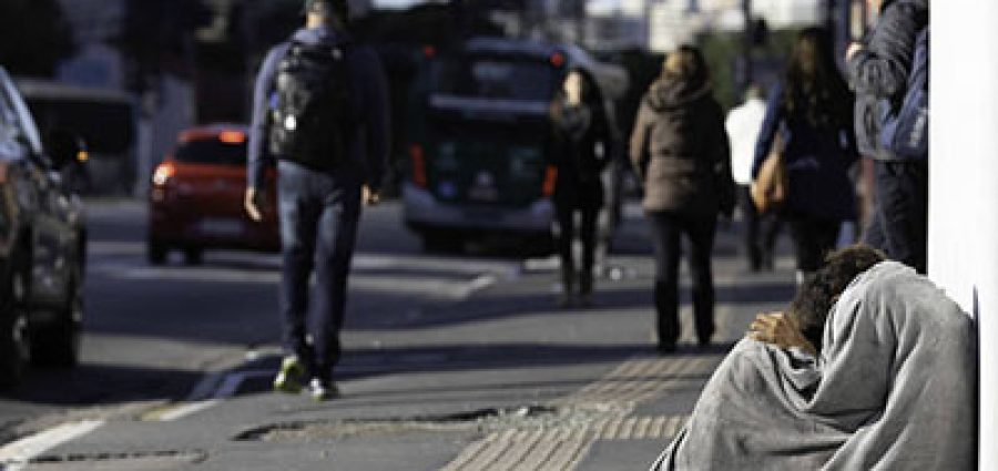  Comissão aprova prioridade a pessoas em situação de rua nos programas habitacionais